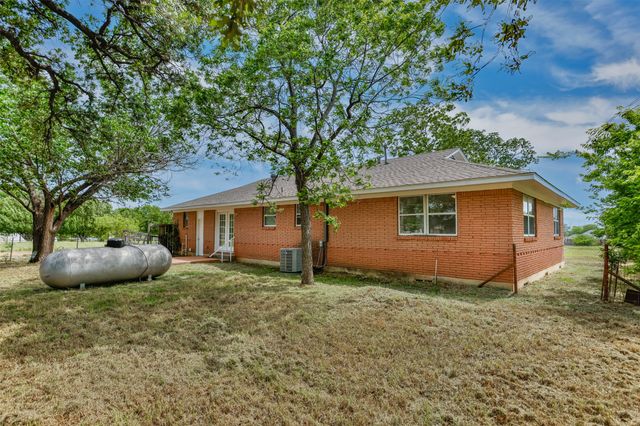 65 Kirby Street, Callisburg, TX 76240
