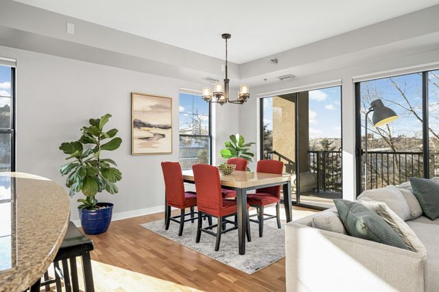 317 Groveland Avenue 305, Minneapolis, MN 55403