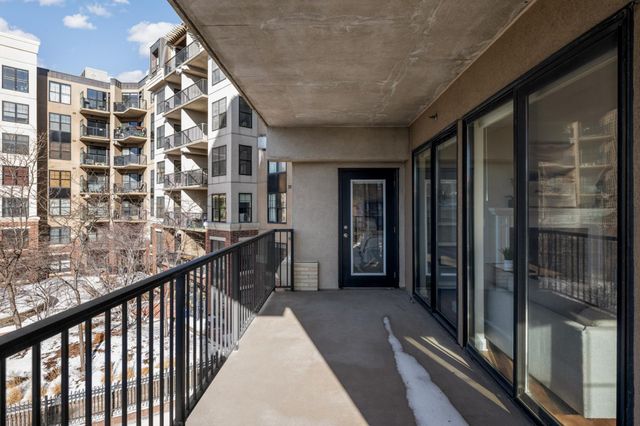 317 Groveland Avenue 305, Minneapolis, MN 55403