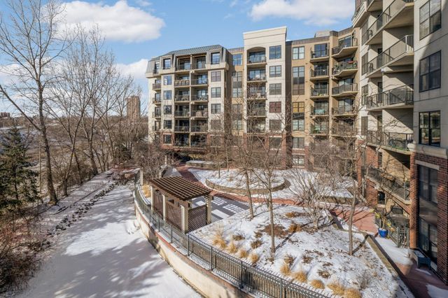 317 Groveland Avenue 305, Minneapolis, MN 55403