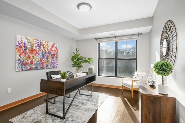 317 Groveland Avenue 305, Minneapolis, MN 55403