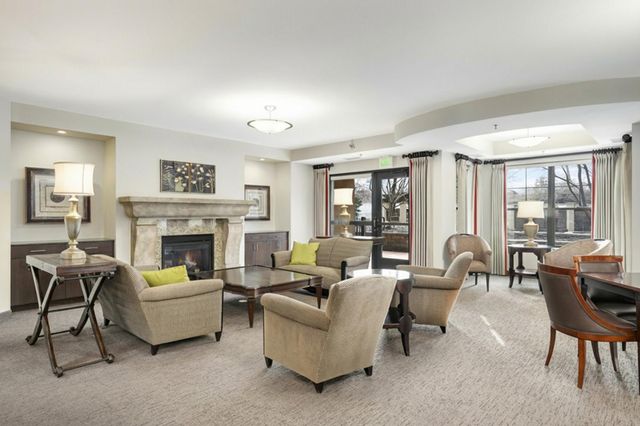 317 Groveland Avenue 305, Minneapolis, MN 55403