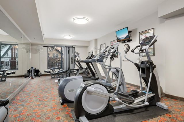 317 Groveland Avenue 305, Minneapolis, MN 55403