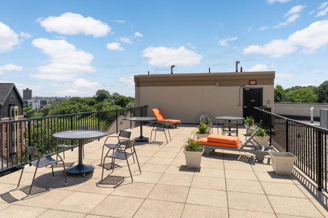 317 Groveland Avenue 305, Minneapolis, MN 55403