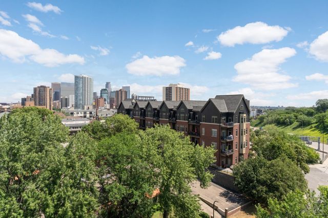 317 Groveland Avenue 305, Minneapolis, MN 55403