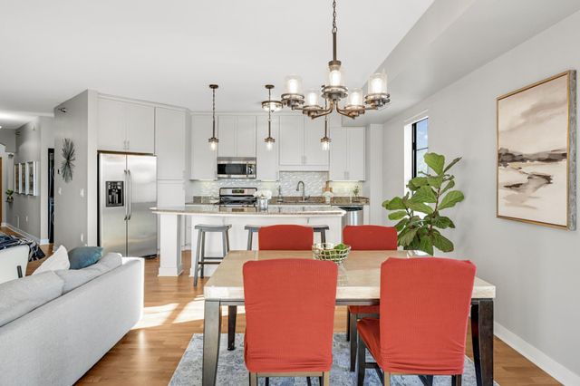 317 Groveland Avenue 305, Minneapolis, MN 55403