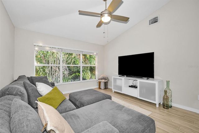 4811 BAYSHORE BOULEVARD 203, Tampa, FL 33611