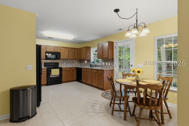 6 Hemlock Ct, Bluffton, SC 29910