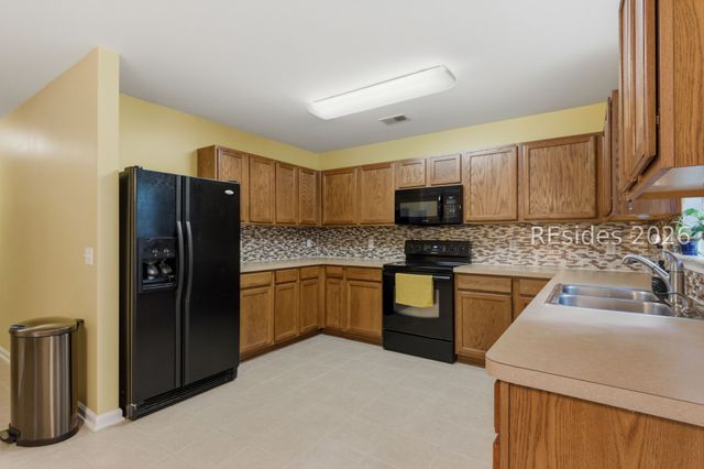 6 Hemlock Ct, Bluffton, SC 29910