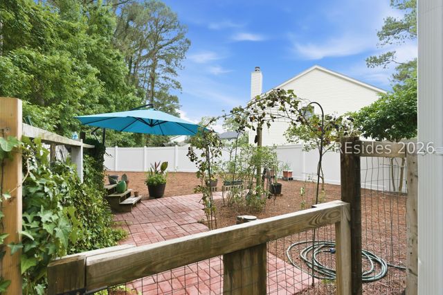 6 Hemlock Ct, Bluffton, SC 29910