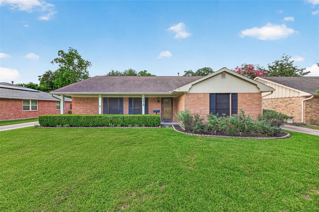 5610 Belrose Drive, Houston, TX 77035