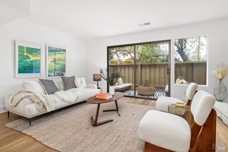 8 Park Crest Ct #C, Novato, CA 94947