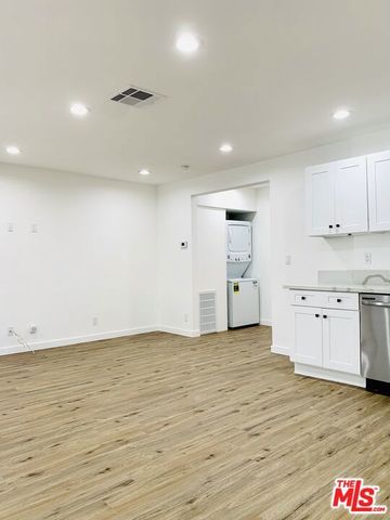 5263 Riverton Avenue 3, North Hollywood (los Angeles), CA 91601