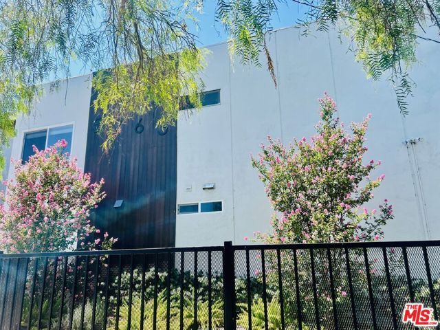 5263 Riverton Avenue 3, North Hollywood (los Angeles), CA 91601
