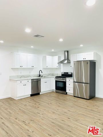 5263 Riverton Avenue 3, North Hollywood (los Angeles), CA 91601