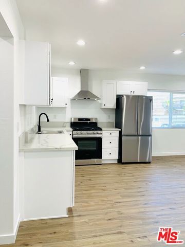 5263 Riverton Avenue 3, North Hollywood (los Angeles), CA 91601