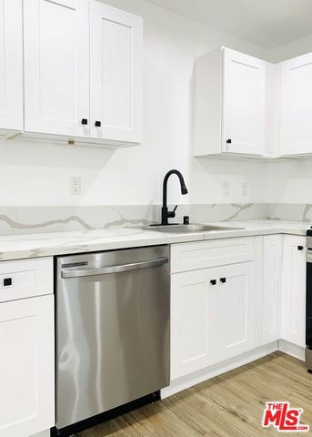 5263 Riverton Avenue 3, North Hollywood (los Angeles), CA 91601