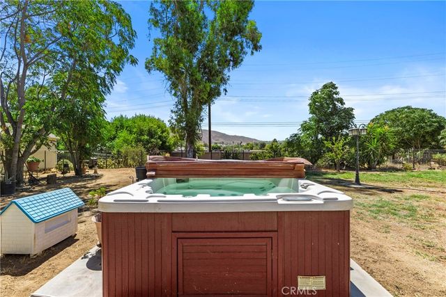 8557 Saddle Creek Drive, Jurupa Valley, CA 92509