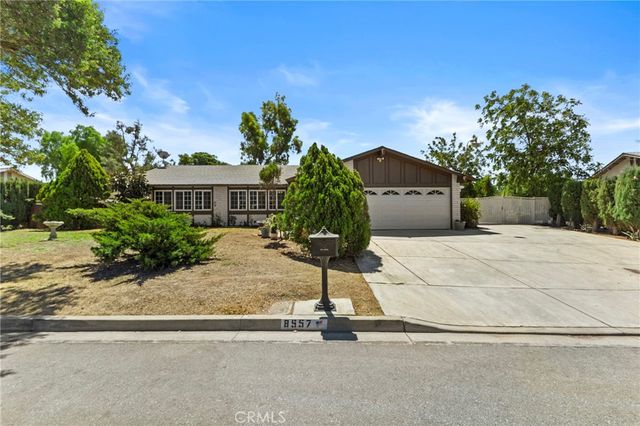 8557 Saddle Creek Drive, Jurupa Valley, CA 92509