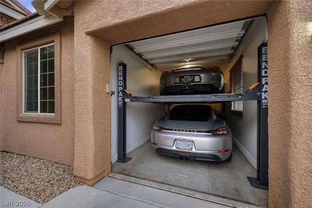 812 Flowing Meadow Drive, Henderson, NV 89014