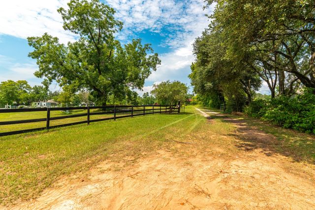25635 Hufsmith Cemetery Road, Tomball, TX 77375