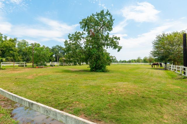 25635 Hufsmith Cemetery Road, Tomball, TX 77375