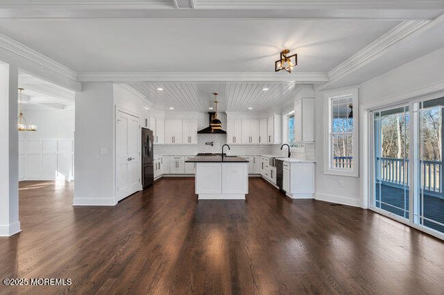 15 Mink Hollow Lane, Millstone, NJ 08510