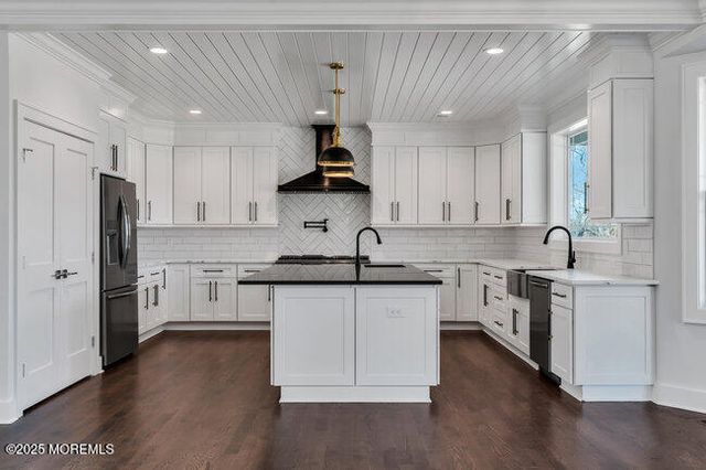 15 Mink Hollow Lane, Millstone, NJ 08510