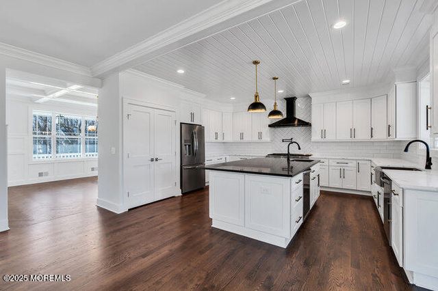 15 Mink Hollow Lane, Millstone, NJ 08510