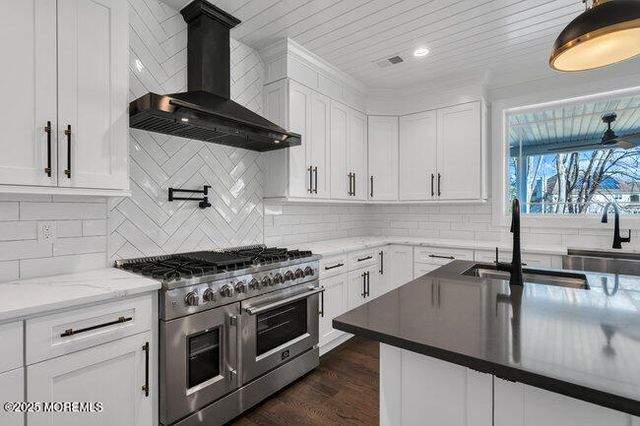 15 Mink Hollow Lane, Millstone, NJ 08510