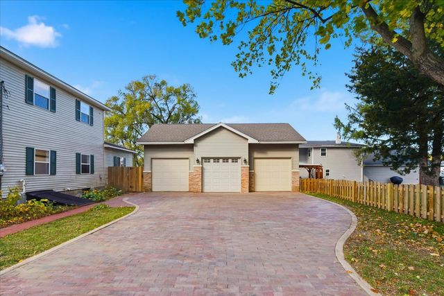 317 E Dearborn Street, Plano, IL 60545