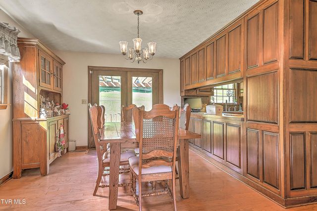 1964 Hill Station Alley Road, Gate City, VA 24251