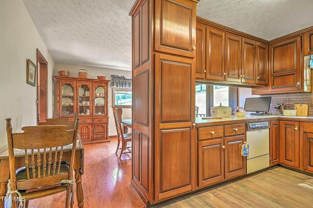 1964 Hill Station Alley Road, Gate City, VA 24251