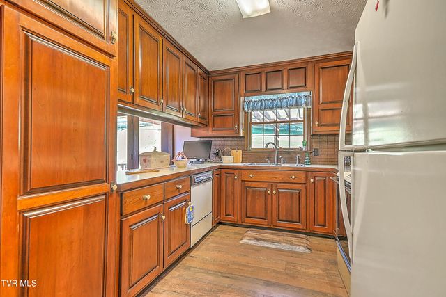 1964 Hill Station Alley Road, Gate City, VA 24251