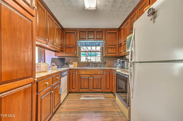 1964 Hill Station Alley Road, Gate City, VA 24251