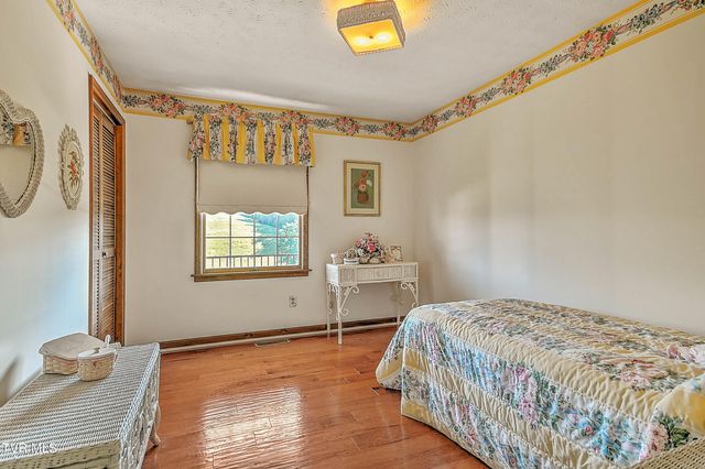 1964 Hill Station Alley Road, Gate City, VA 24251