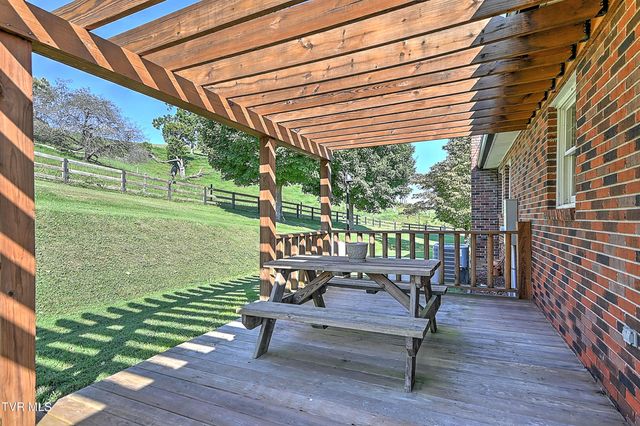 1964 Hill Station Alley Road, Gate City, VA 24251