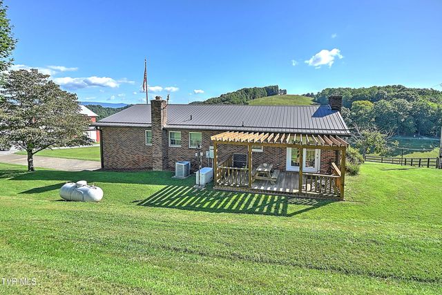 1964 Hill Station Alley Road, Gate City, VA 24251