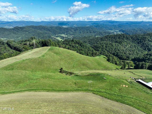 1964 Hill Station Alley Road, Gate City, VA 24251