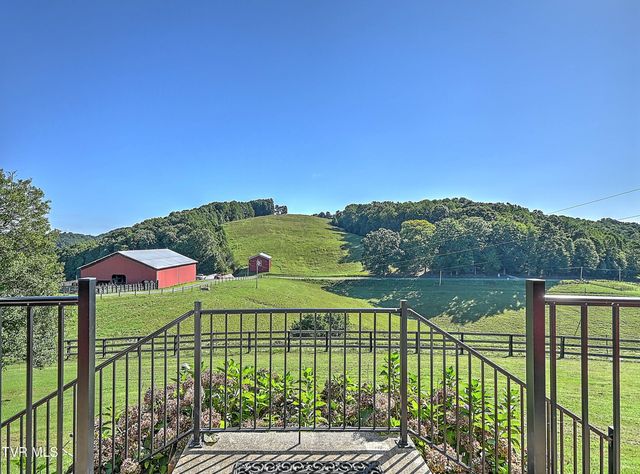 1964 Hill Station Alley Road, Gate City, VA 24251