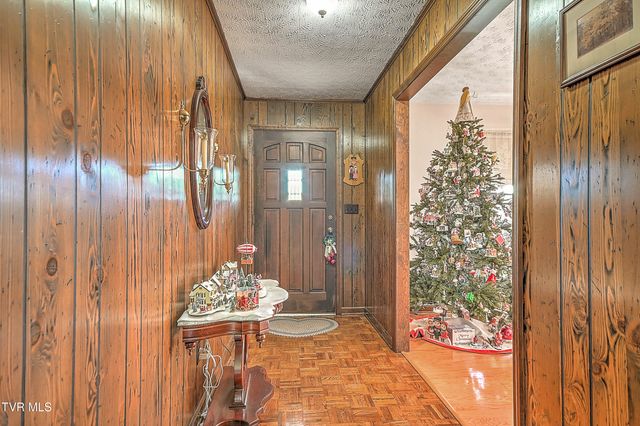 1964 Hill Station Alley Road, Gate City, VA 24251