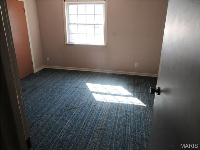 411 Elm Drive, East St Louis, IL 62203