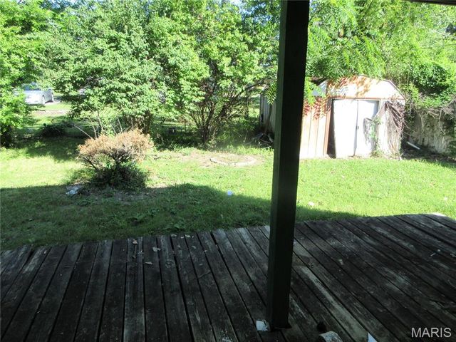 411 Elm Drive, East St Louis, IL 62203