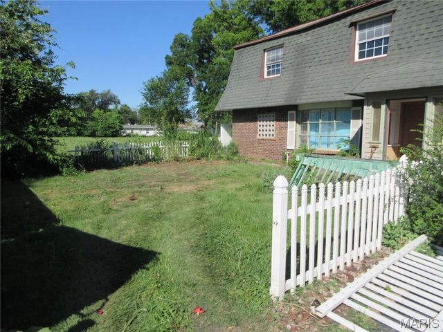 411 Elm Drive, East St Louis, IL 62203