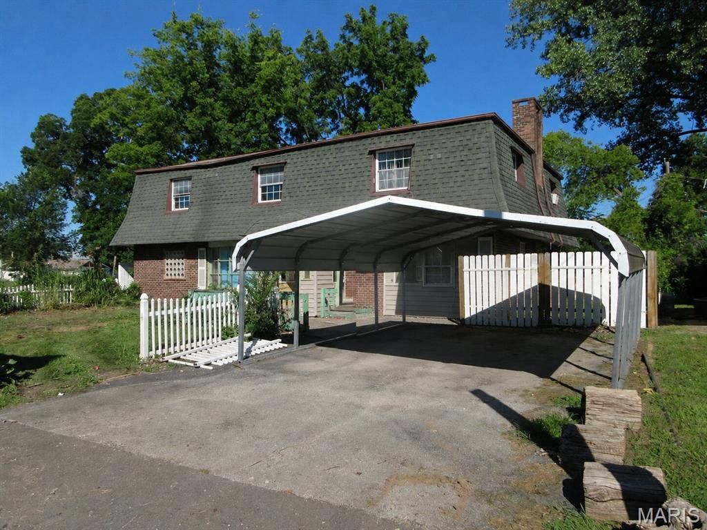 411 Elm Drive, East St Louis, IL 62203