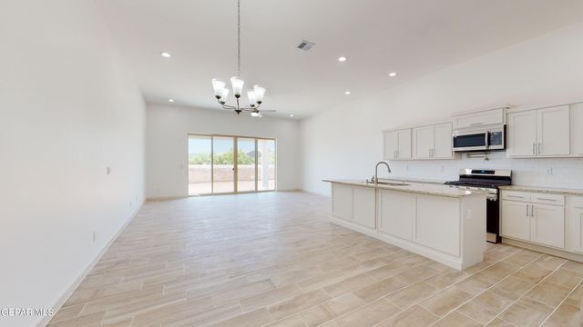 1201 Golden Summer Place, Socorro, TX 79928