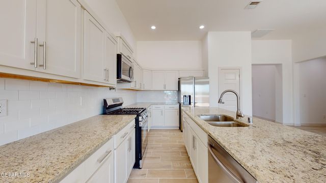 1201 Golden Summer Place, Socorro, TX 79928