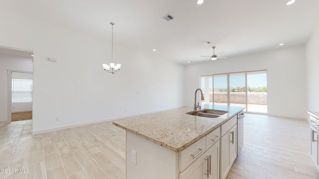 1201 Golden Summer Place, Socorro, TX 79928