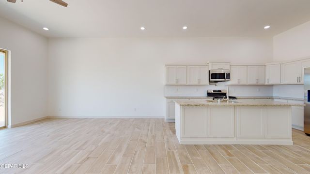 1201 Golden Summer Place, Socorro, TX 79928