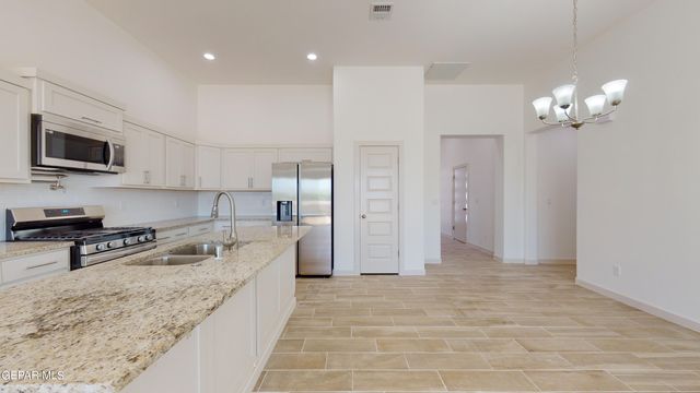 1201 Golden Summer Place, Socorro, TX 79928